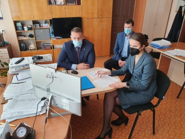 Совещание с главврачом центральной городской больницы Армянска Совещание с главврачом центральной городской больницы Армянска