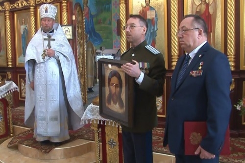 Свято-Никольский храм Армянска получил в подарок от челябинцев икону Свято-Никольский храм Армянска получил в подарок от челябинцев икону