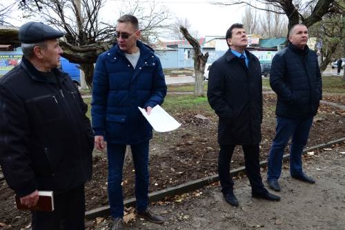 Глава администрации Армянска Василий Телиженко проинспектировал ремонтные работы в рамках реализации федеральной программы Глава администрации Армянска Василий Телиженко проинспектировал ремонтные работы в рамках реализации федеральной программы