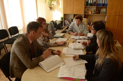 В Армянске обсудили вопрос предоставления вида на жительство иностранным гражданам из числа реабилитированных В Армянске обсудили вопрос предоставления вида на жительство иностранным гражданам из числа реабилитированных