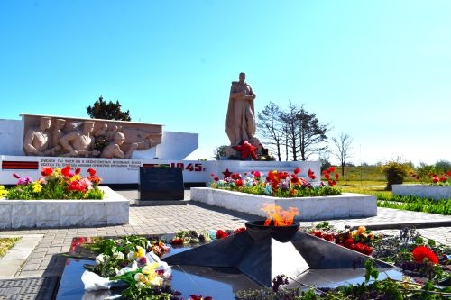 Город воинской доблести Армянск встретил День Победы