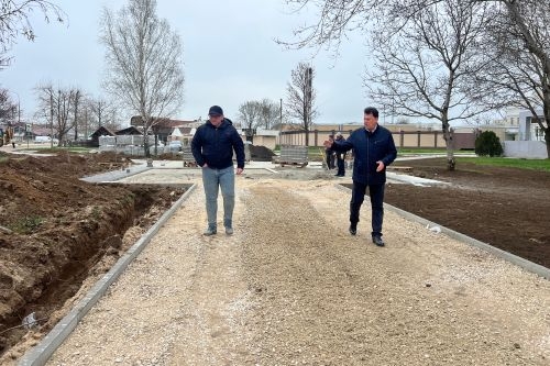 Глава администрации проверил ход ремонтных работ