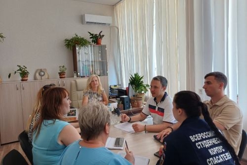 В администрации Армянска прошла встреча c председателем Госкомитета молодежной политики В администрации Армянска прошла встреча c председателем Госкомитета молодежной политики